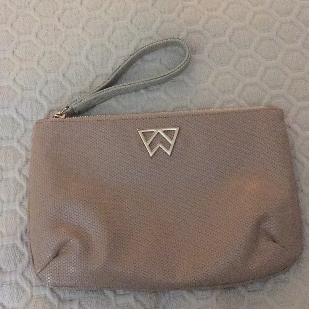 Kelly Wynne Minimalicious Wristlet